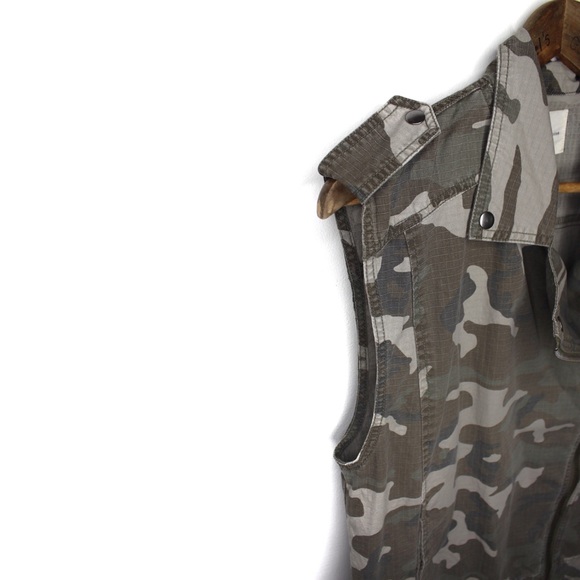 Anthro Silence + Noise Camo Biker Vest with Floral Embroidery Preowned Small - Picture 3 of 9